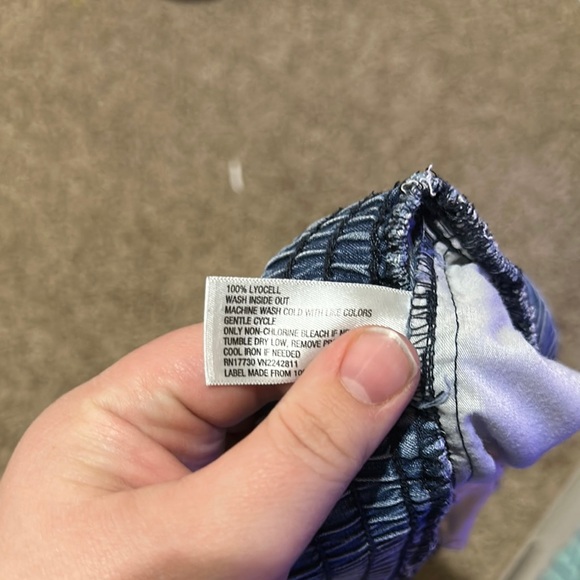 Universal Thread Blue Jean Colored Shorts Relaxed Fit - Picture 6 of 6